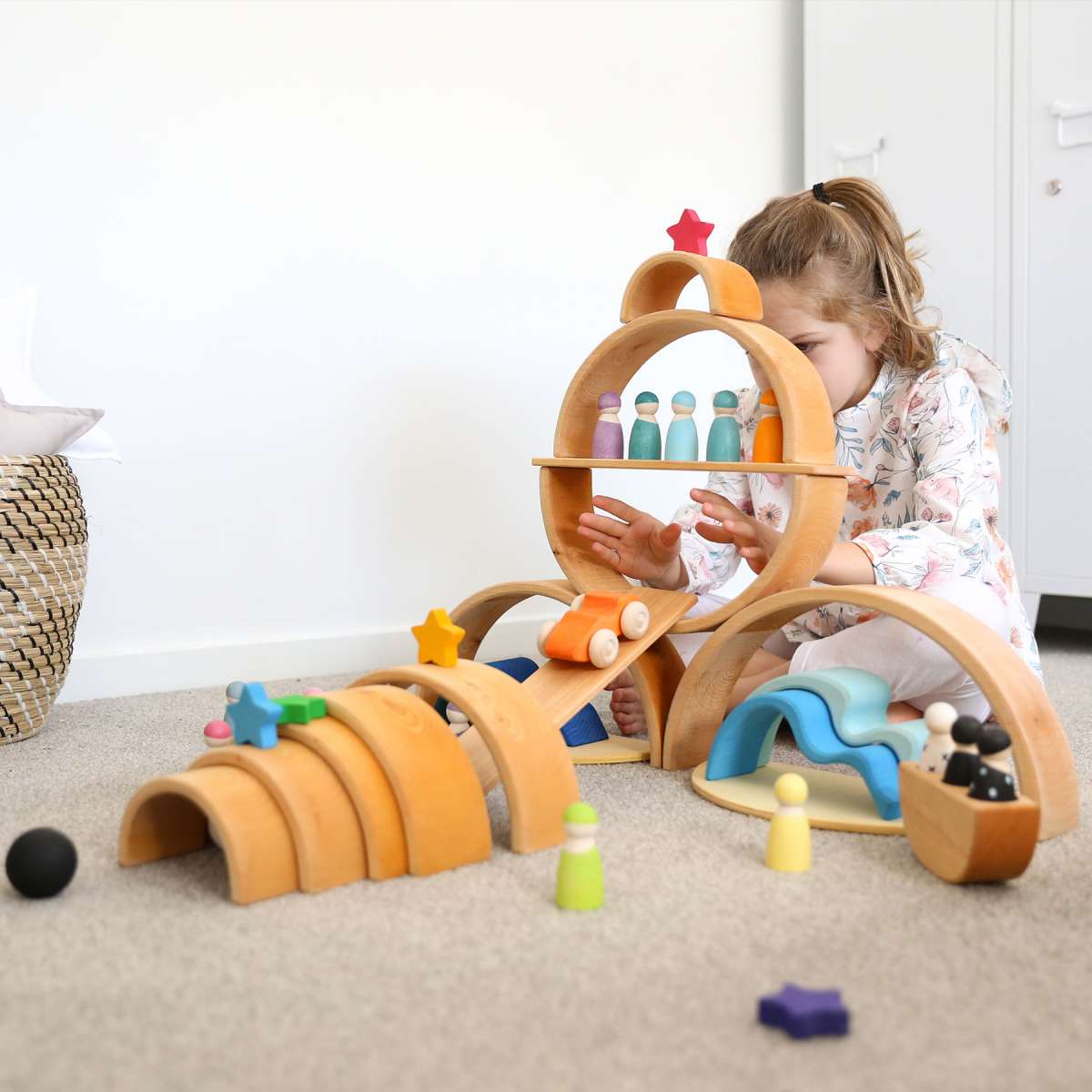 Natural Nesting Arch Play