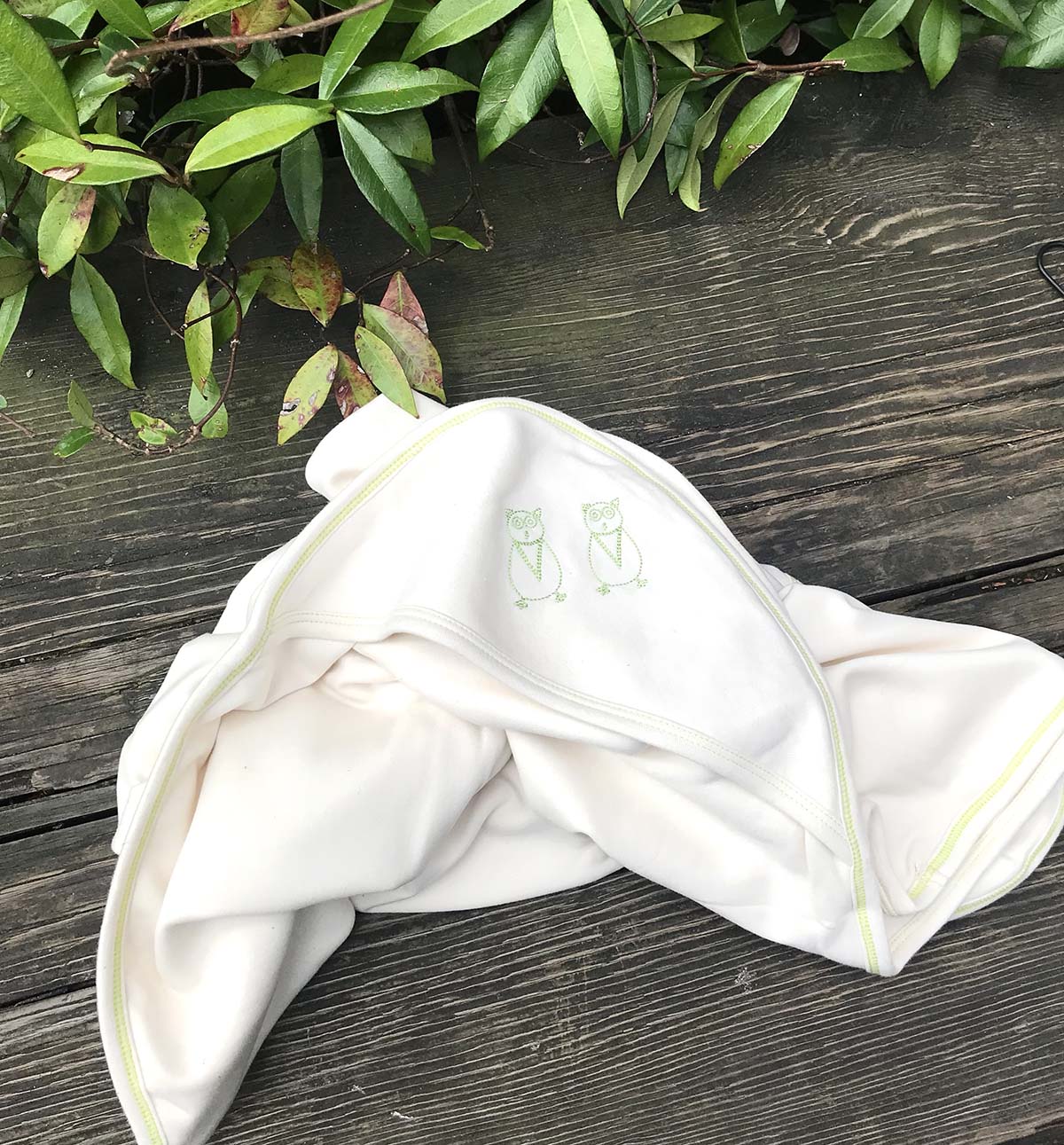 TwOOwls Natural/Green Owls Soft Organic Cotton Hooded Blanket