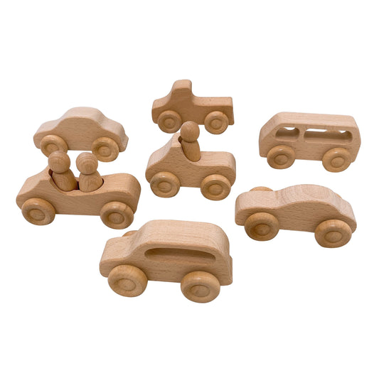 7 Pcs Natural Wooden Cars Set with 3 Peg Dolls