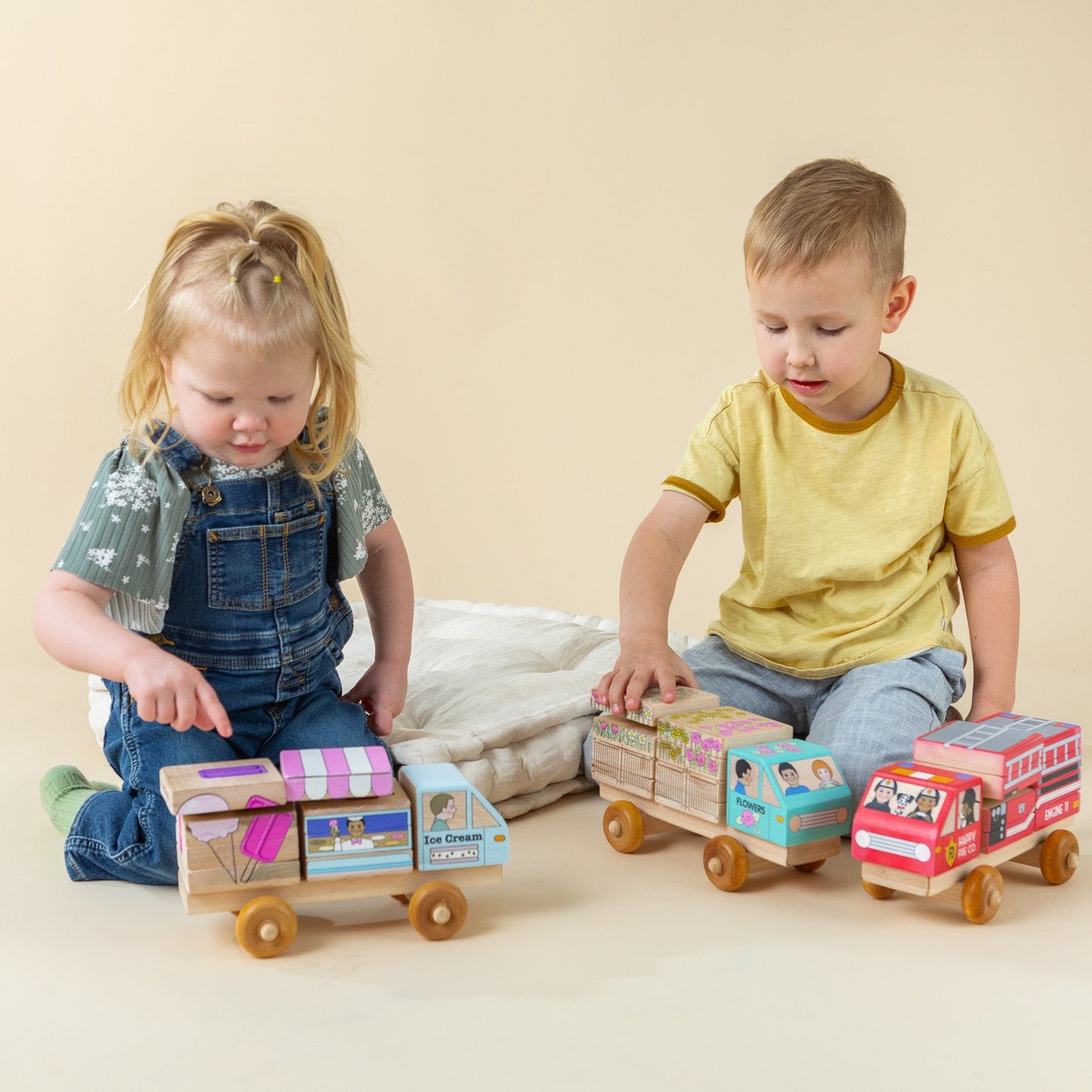 Stackable Puzzle Truck - Car Transporter | Made in the Canada | Printed with Non-toxic Ink in the USA 🇺🇸