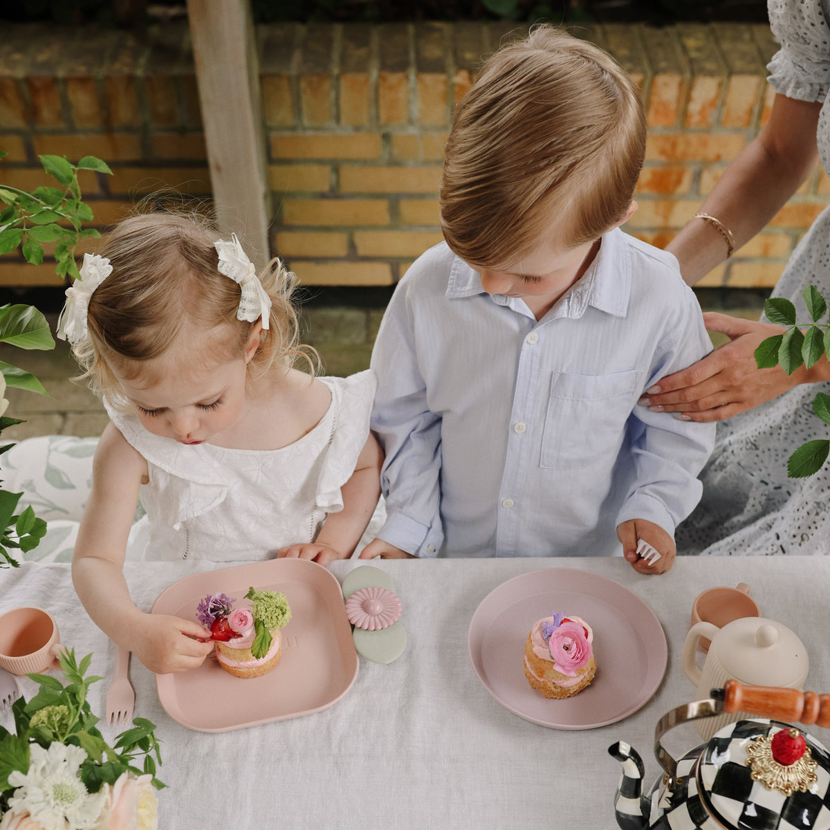 Round Dinnerware Plates