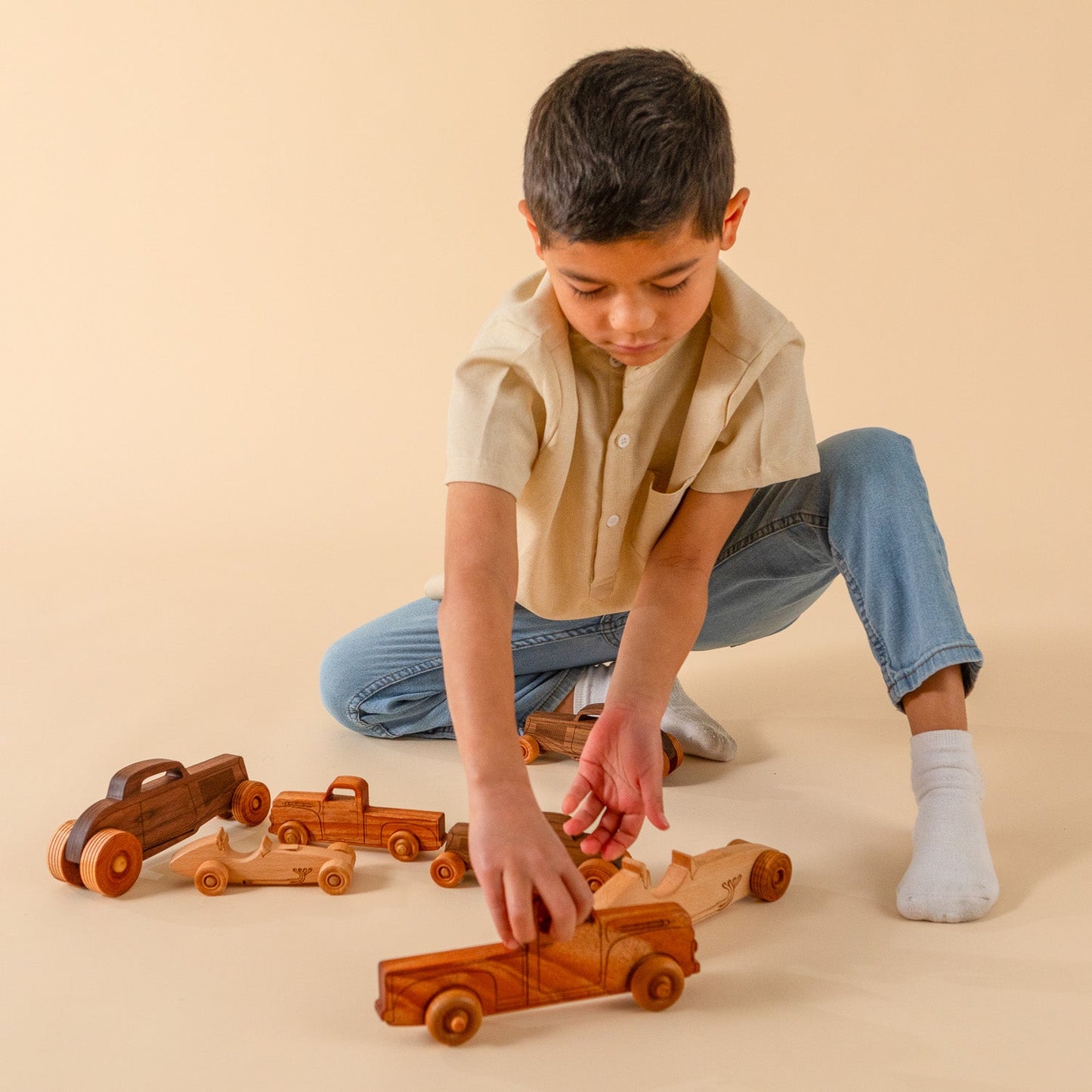 Montessori Educational Natural Wooden Pickup Truck for Toddlers 1–3 | Eco-Friendly Mahogany Wood Toy | Made in the USA 🇺🇸