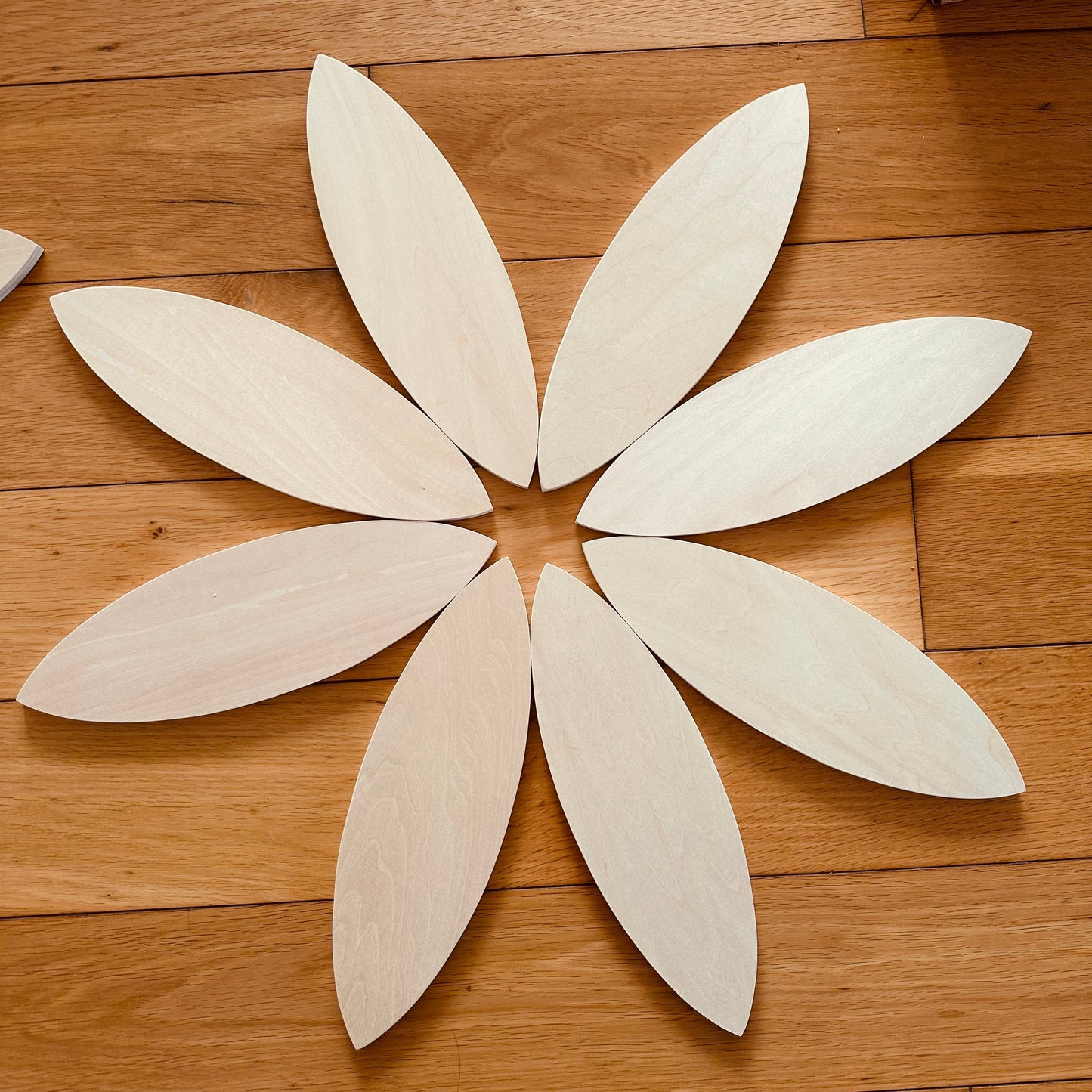 24 Pcs Natural Wooden Petal Mandala Platforms with Storage Tray