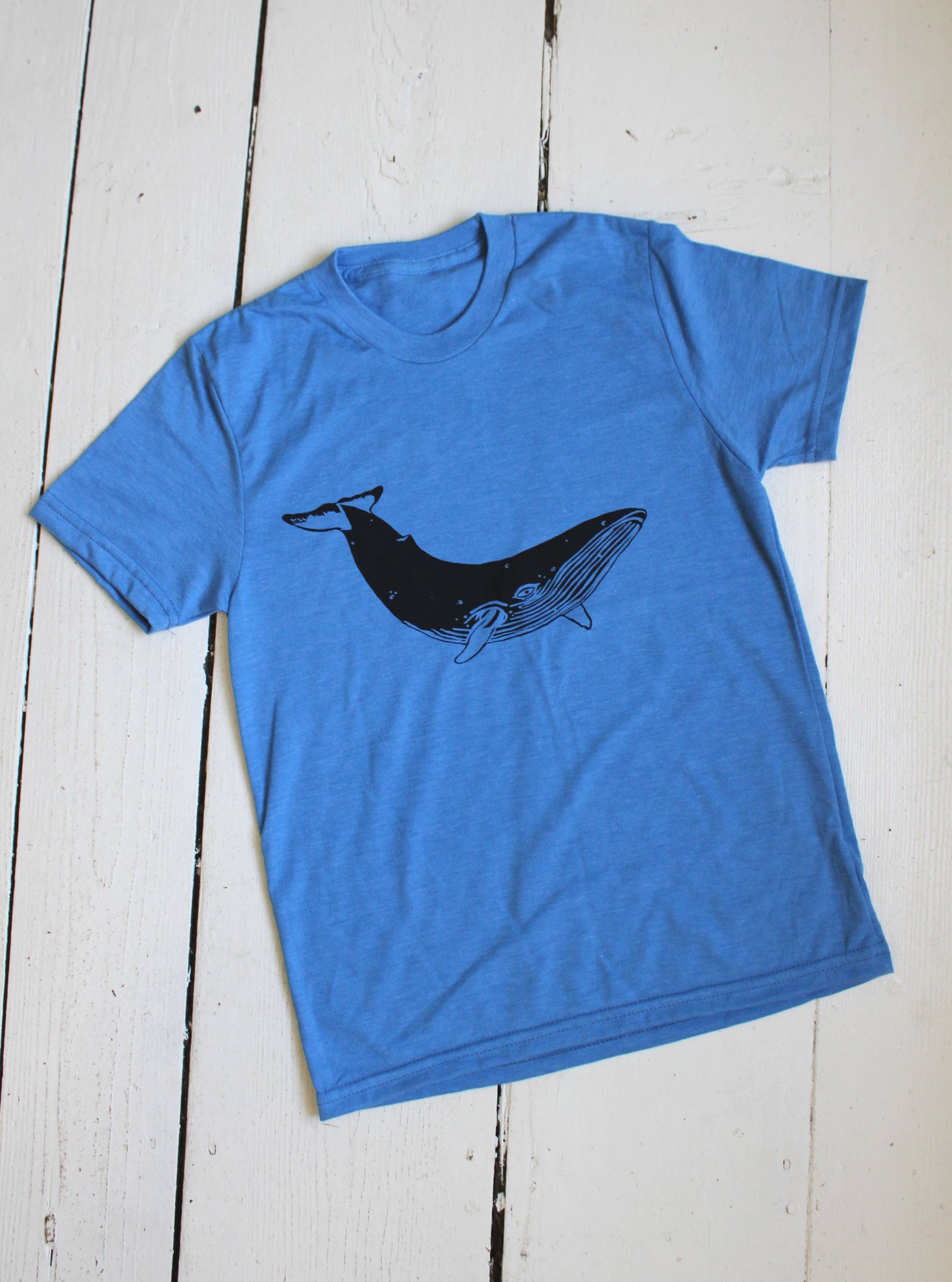 organic kids whale tee in blue
