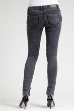 Load image into Gallery viewer, Sandplain Geradia Low Rise Skinny Jeans
