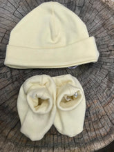 Load image into Gallery viewer, Organic Cotton Baby Hat and booties in yellow Organic Cotton Baby Hat and booties in yellow
