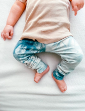 Load image into Gallery viewer, Baby in Pewter legging by Rainbow Waters 
