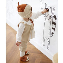 Load image into Gallery viewer, Kid wearing organic bear paw socks in orange

