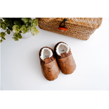 Load image into Gallery viewer, bronze cork baby booties
