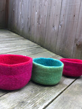 Load image into Gallery viewer, wool felt bowls
