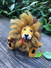 Load image into Gallery viewer, Small wool felted lion
